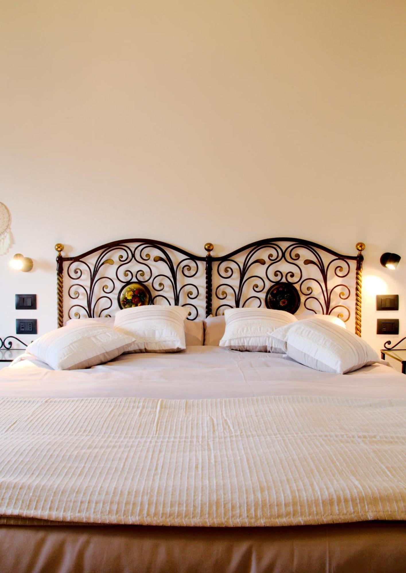 콰르투치우 Domuseo B&B 외부 사진