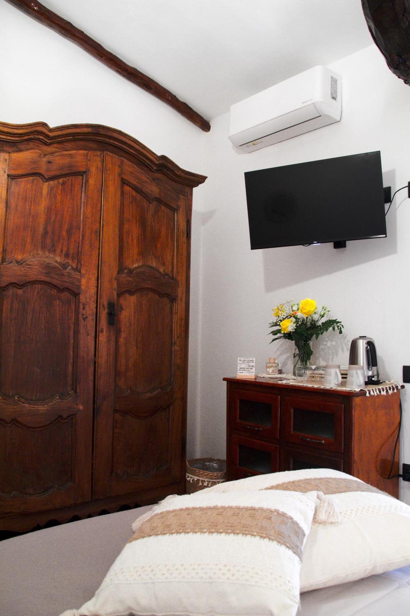 콰르투치우 Domuseo B&B 외부 사진